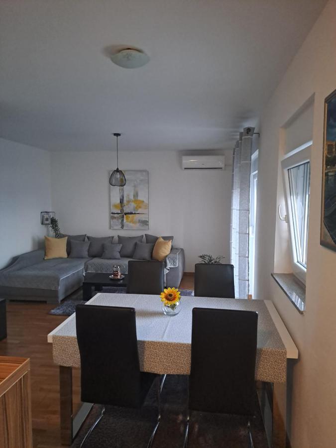Apartment Mira Šibenik Buitenkant foto